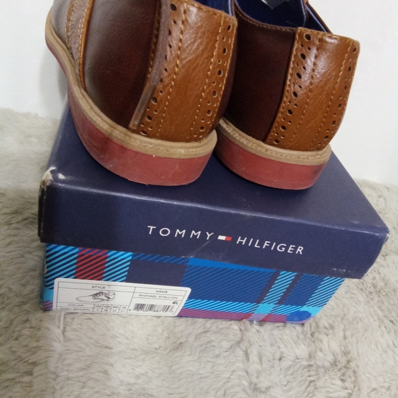 Tommy Hilfiger, Michael Brown saddle shoes, size 4 pre owned - Picture 3 of 11